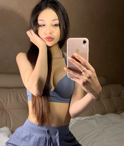 Orta Çevresinde Genç ve Dinamik Üniversiteli Escort İpek