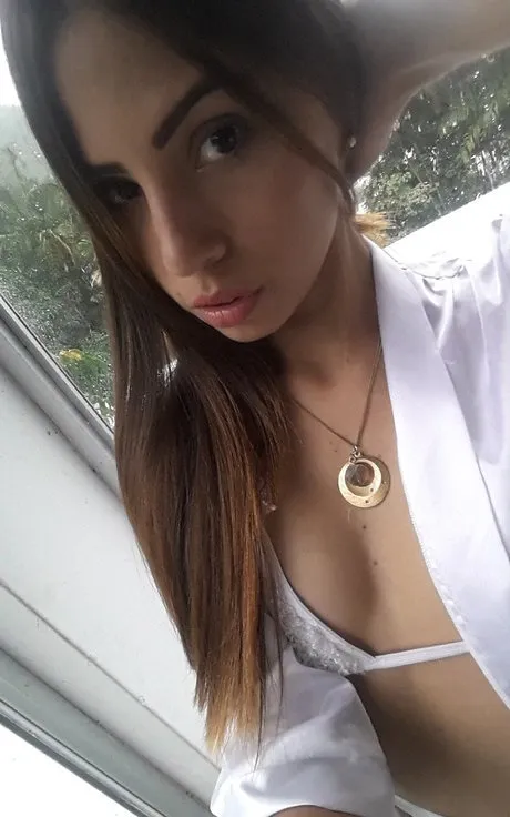 Irmak - Bayrampaşa VIP Escort Bayan Modeli - Gerçek Fotoğraflı İlan